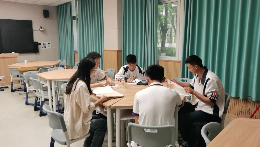 如何通过传球训练增强团队默契?_2